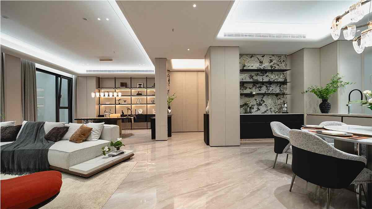Modern Light-Luxury Residence